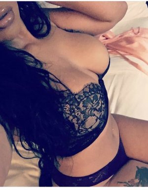 Ourda outcall escorts in Fort Thomas